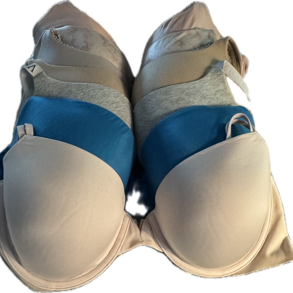 Lot of Seven (7) 36DDD Victoria’s Secret Bras Full Coverage and more.